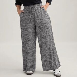 Grey drawstring lounge pants, size 22-24